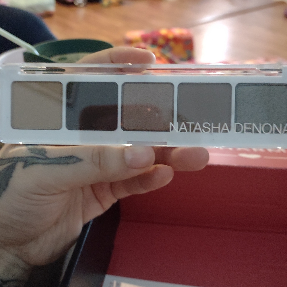 Eyeshadow palette